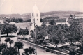 VUE D ENSEMBLE EGLISE ET PARTIE DU VILLAGE